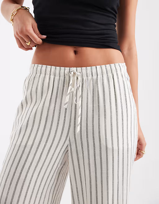 Pantalones anchos a rayas con cintura de cordón